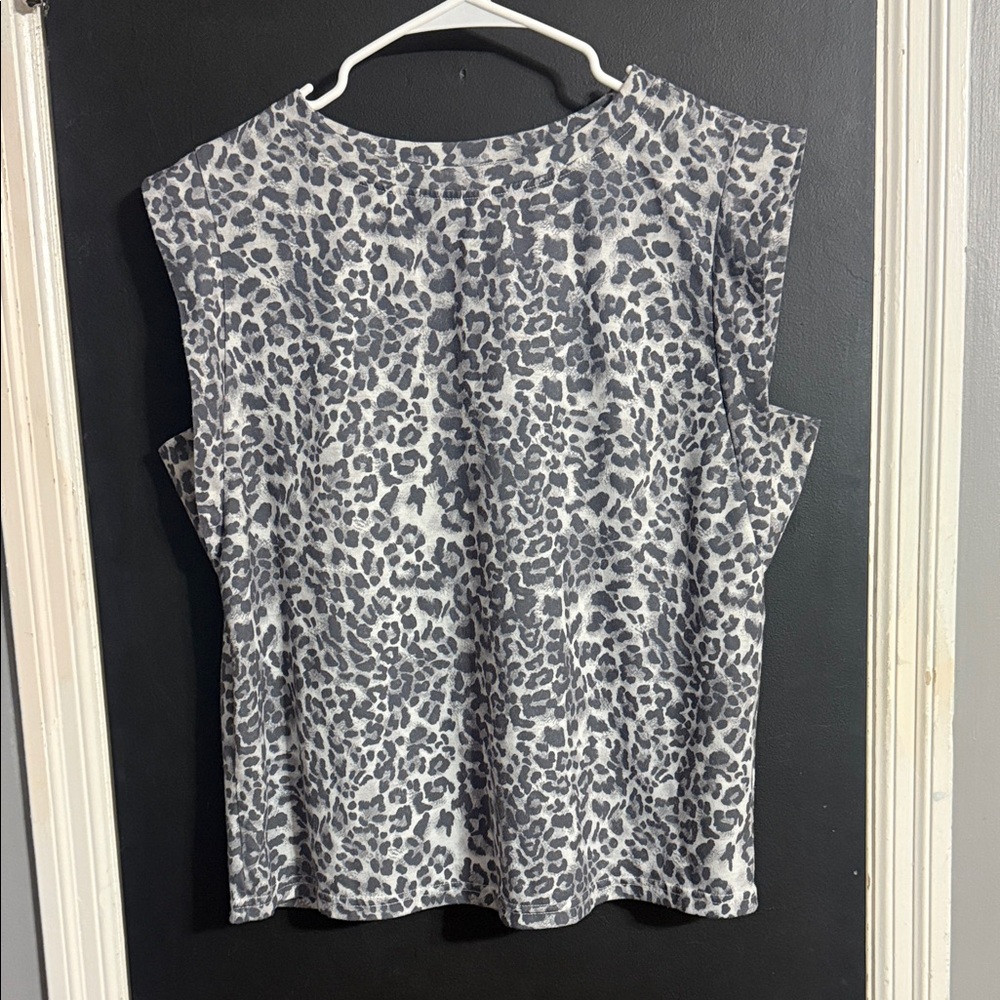 ePretty Chicago Boxy Short Sleeve Tee Size: L